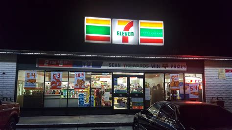 closing time. . What time does 7 11 open